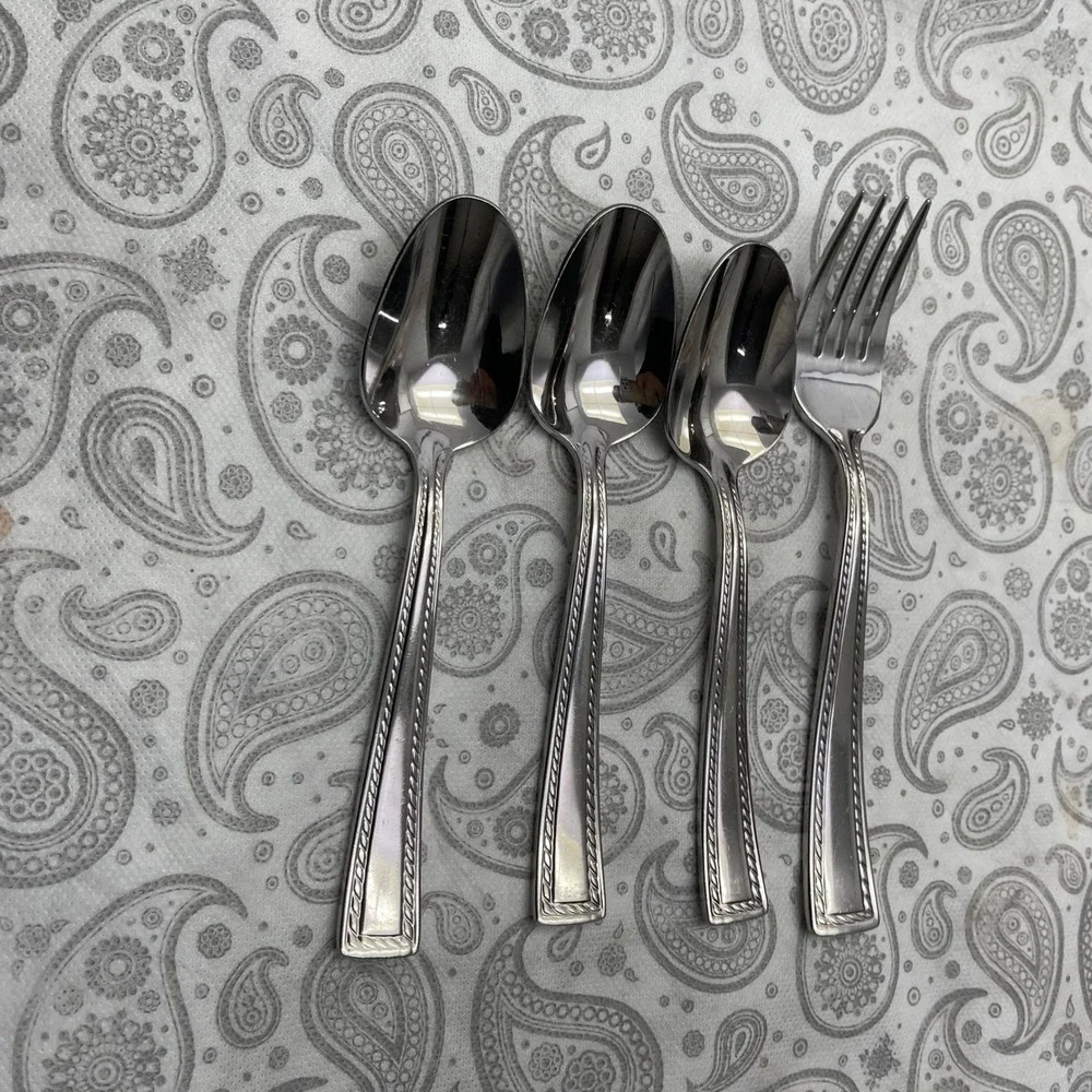 Oneida 18/8 Stainless 3 Teaspoons & 1 Fork Flatware Replacement Set